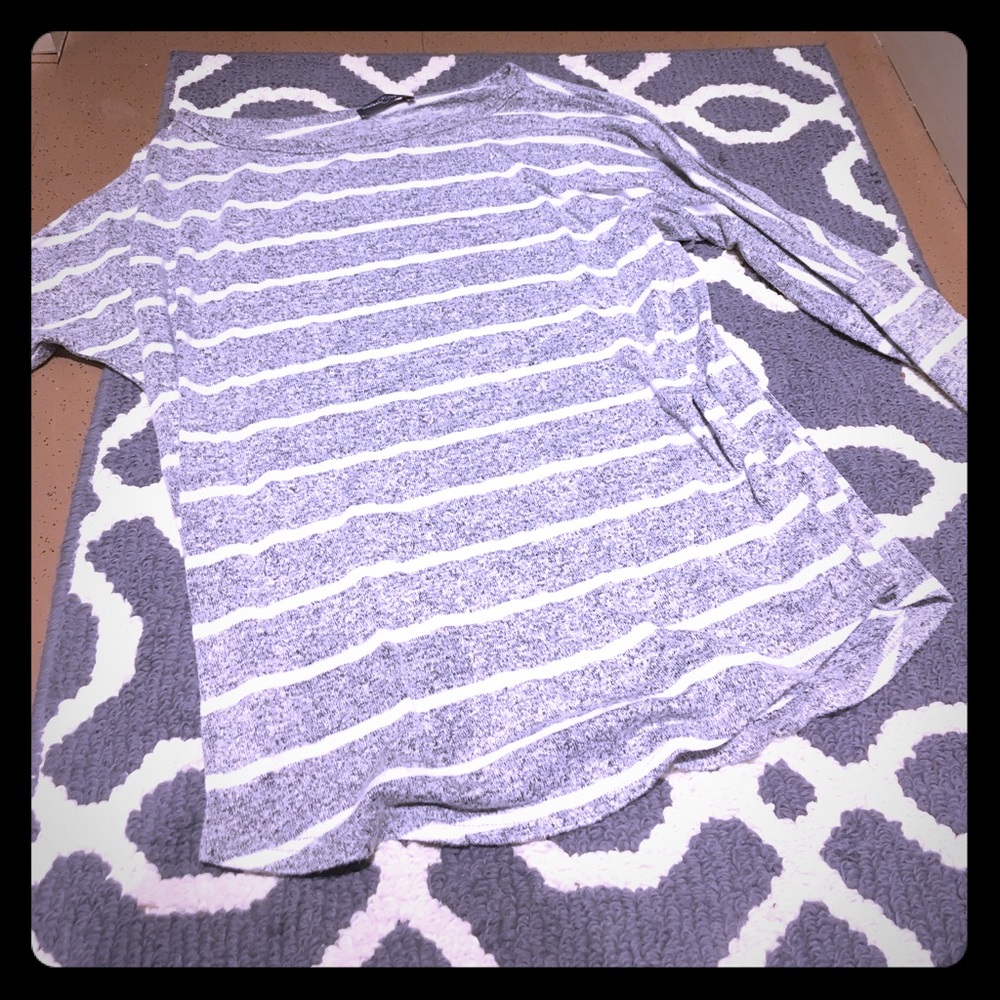 Three quarter sleeve t-shirt