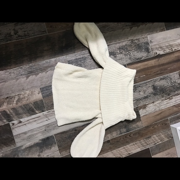 Cream colored off shoulder Sweater - Picture 1 of 1
