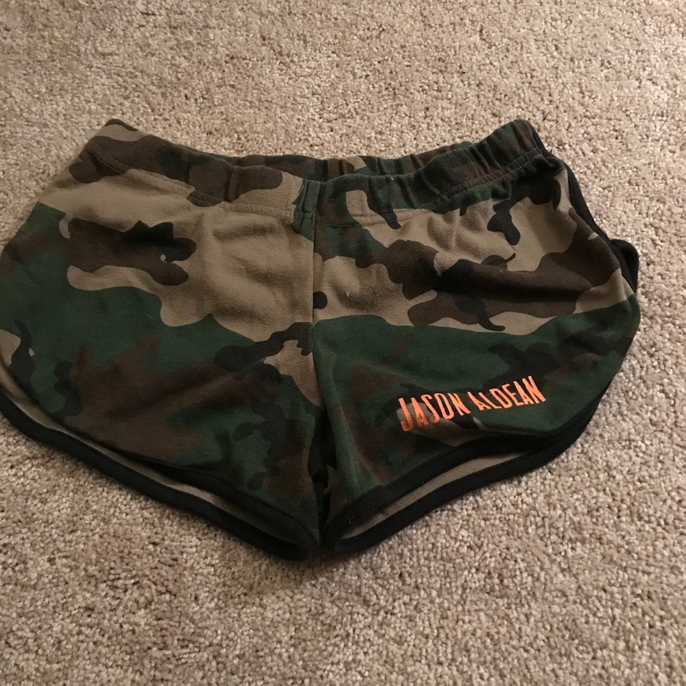 Jason Aldean cami shorts