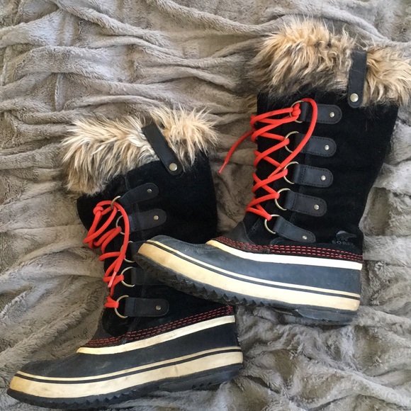 Joan of Arctic Sorel boots - Picture 2 of 2