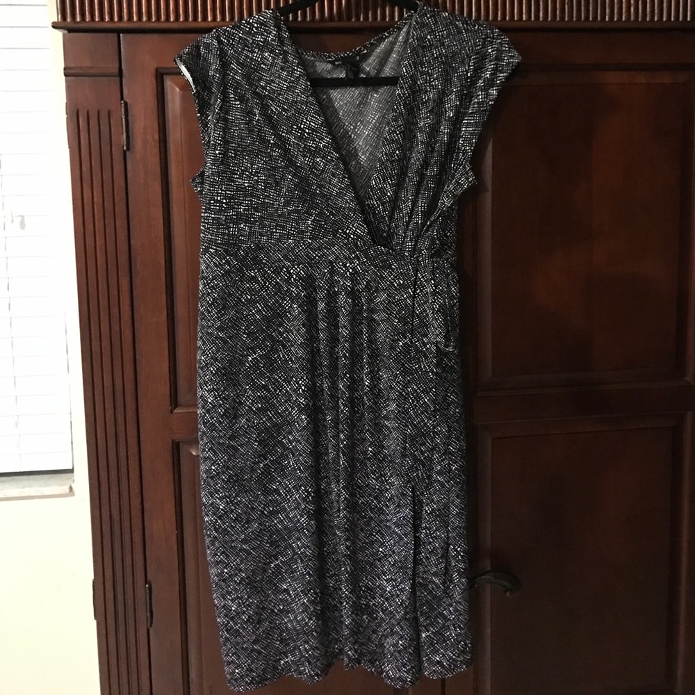 H&M Mama maternity wrap around dress