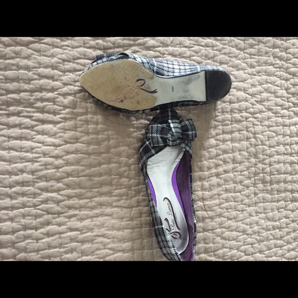 Poetic License shoes - Picture 2 of 3