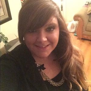 Meet your Posher, Holly