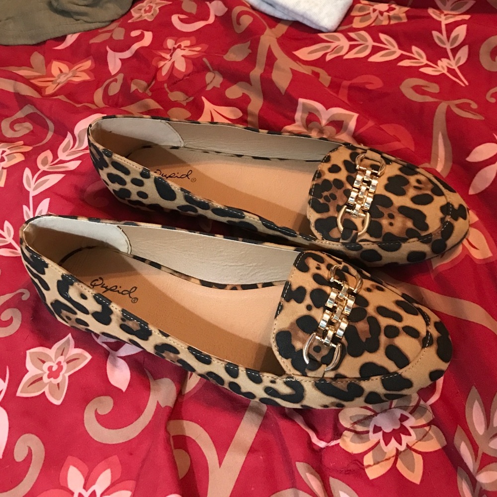 Leopard flats 🌟last day online 3/3🌟