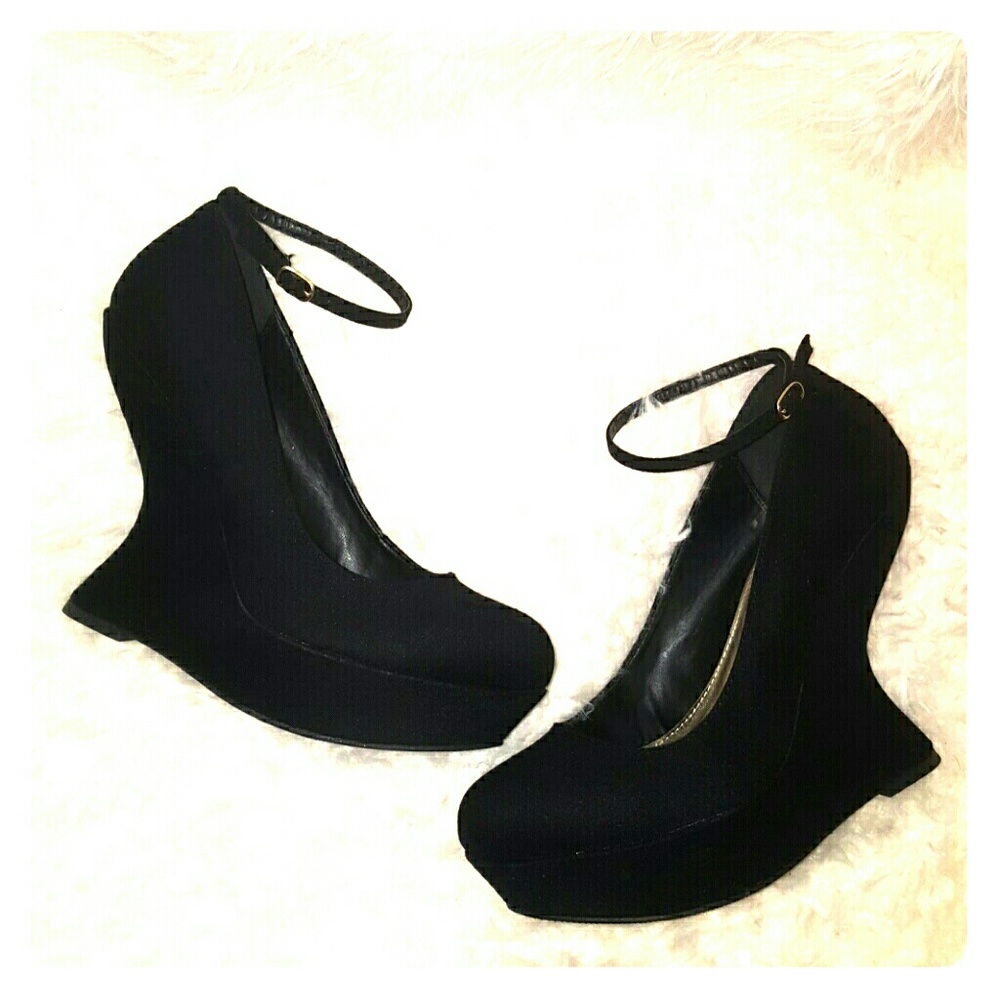 Black platforms