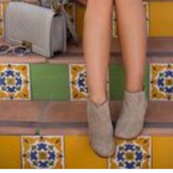 ♦️Sam Edelman Suede Booties - Picture 2 of 2