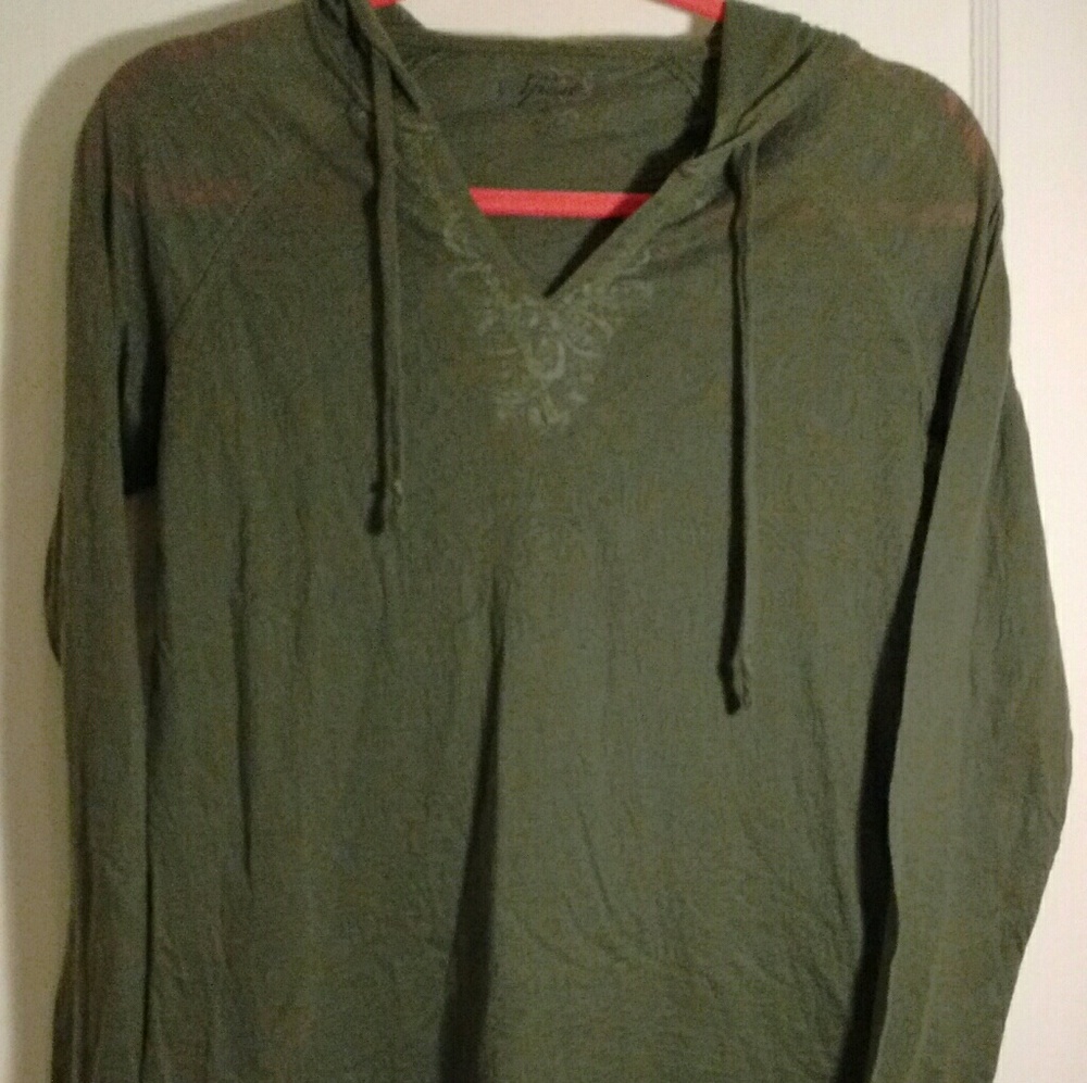 DONATING MOND Style and Co Sport long sleeve shirt