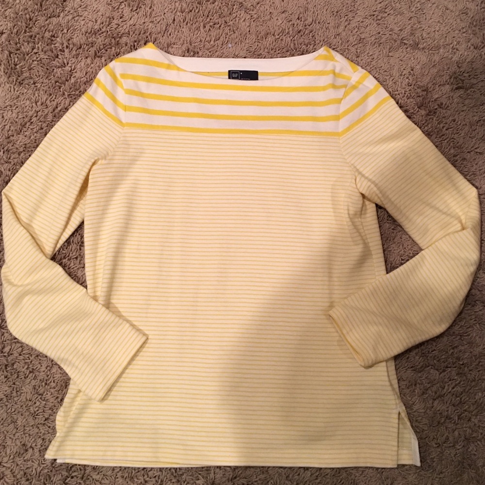 Three quarter length Gap top