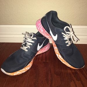 Nike Grey Pink and Orange Roshe