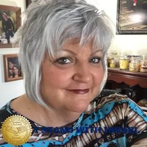 Meet your Posher, Cece