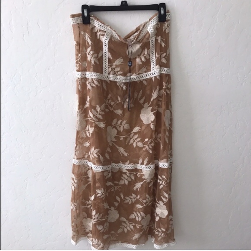 Brand new for love and lemons skirt - Picture 3 of 3