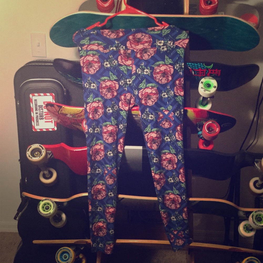 NWT Lularoe OS Leggings