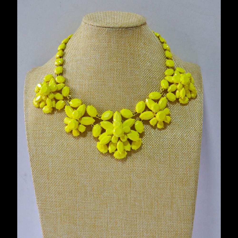 New J.CREW CRYSTAL CLUSTER NECKLACE - Picture 2 of 4
