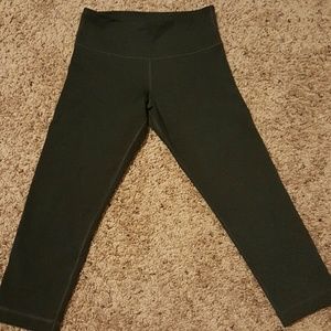 Lululemon cropped leggings size 4
