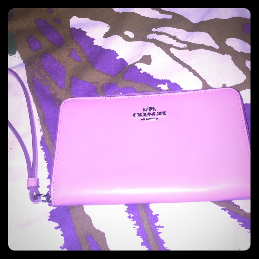 🎉Coach Universal Zip Case Wristlet Wallet