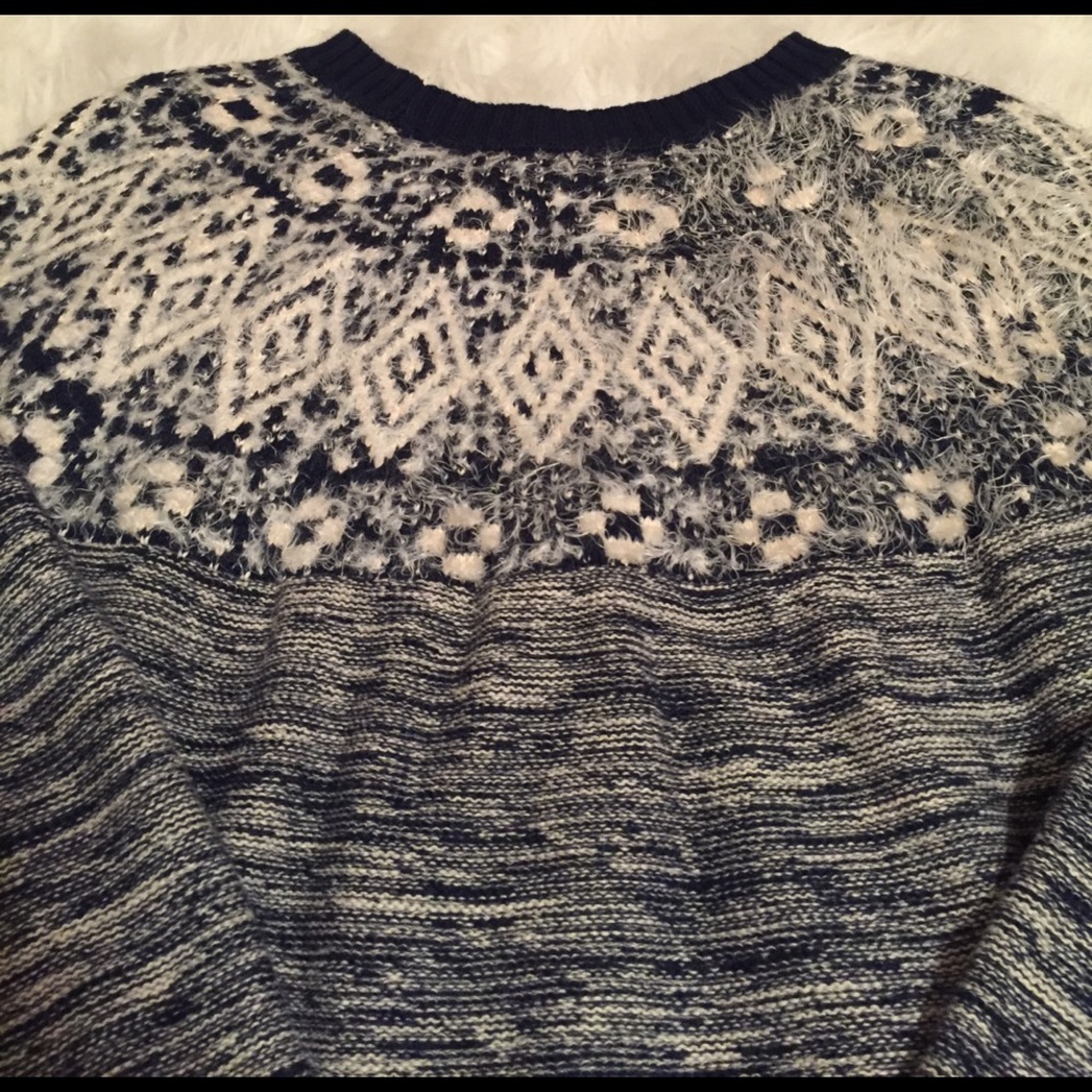 CoZy Roxy sweater!! Size M 💙☃️❄️ - Picture 5 of 6