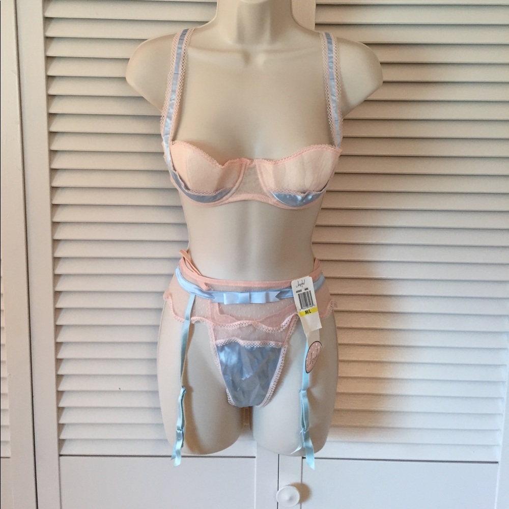 Jezebel Lingerie Set