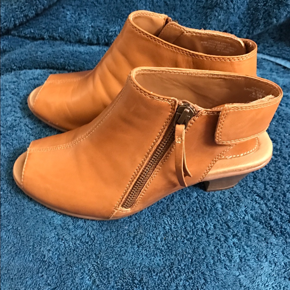 Women's sandal booties