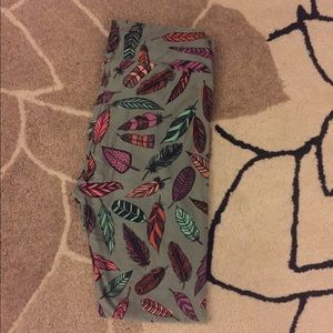 Brand new LuLaRoe feather leggings- One Size