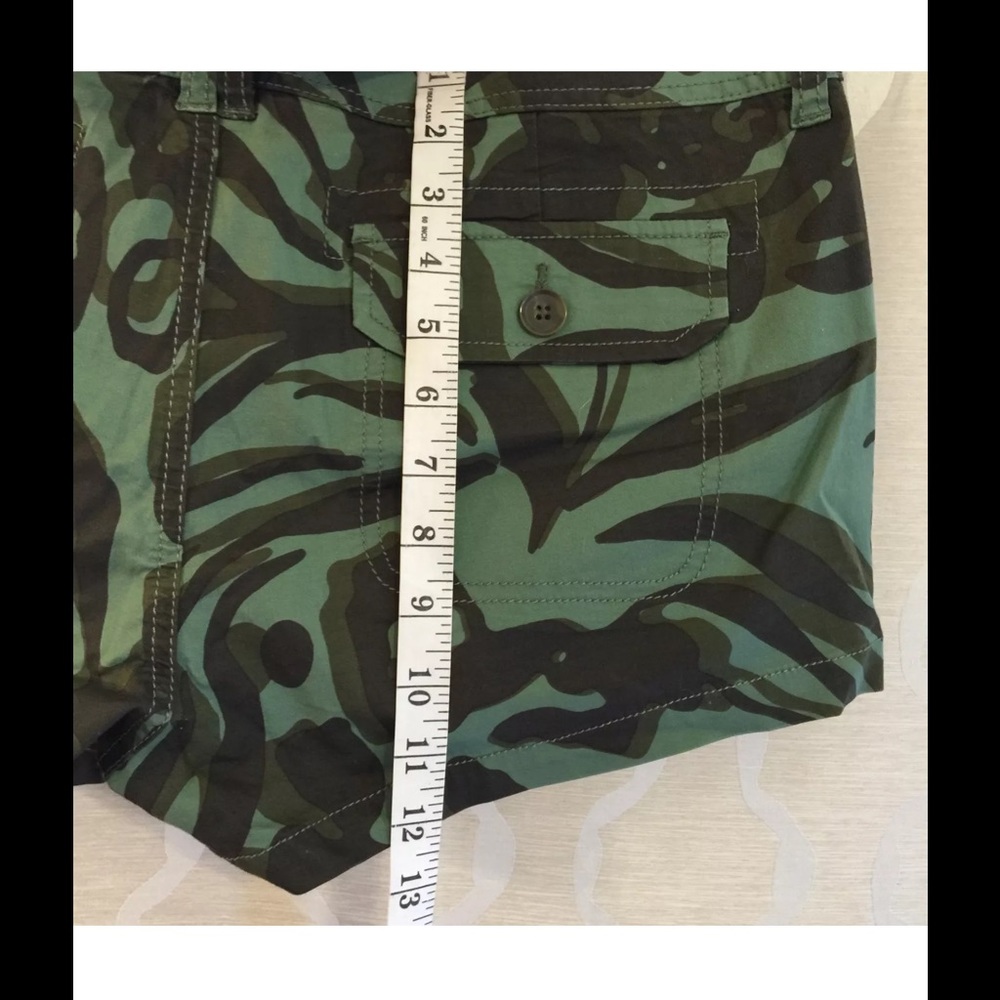Express Womens Camo shorts size 12 - Picture 3 of 7