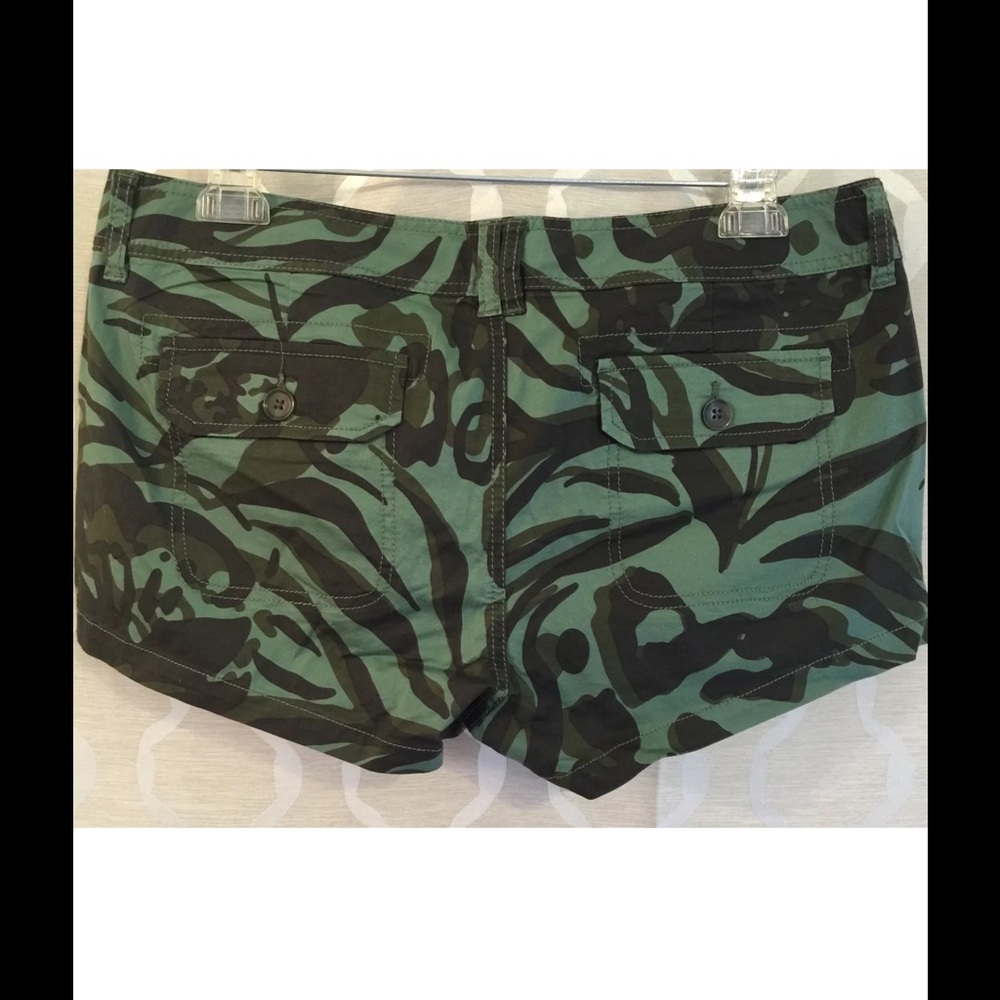 Express Womens Camo shorts size 12 - Picture 6 of 7