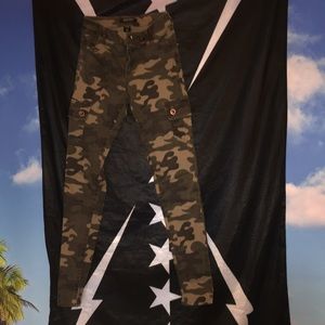 Camo cargo jeans high waisted