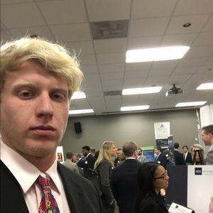 Meet your Posher, Cj