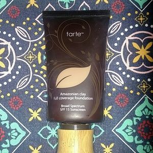 Tarte Amazonian Clay Foundation