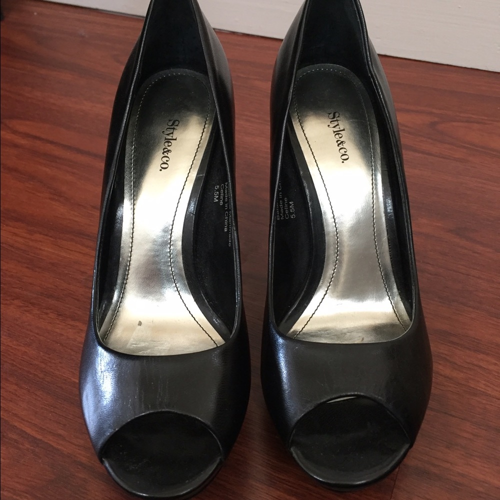 Open toe black pumps