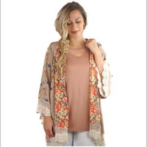 Flora lace kimono