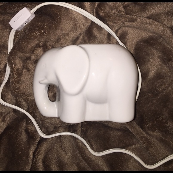 Elephant plug in wax burner - Picture 1 of 4