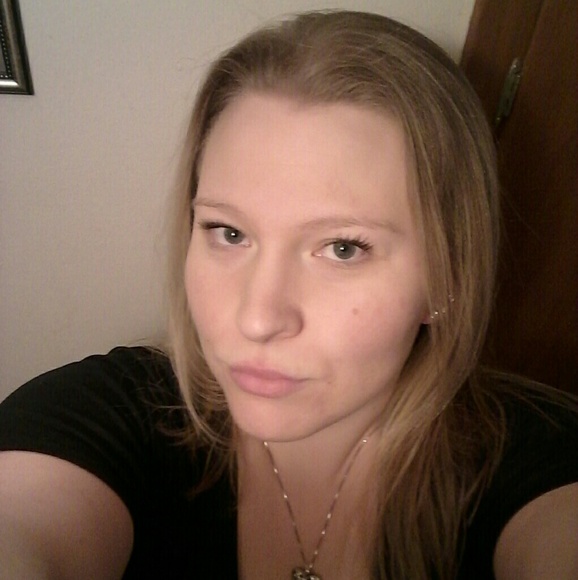 Meet your Posher, Ashley - Picture 1 of 1