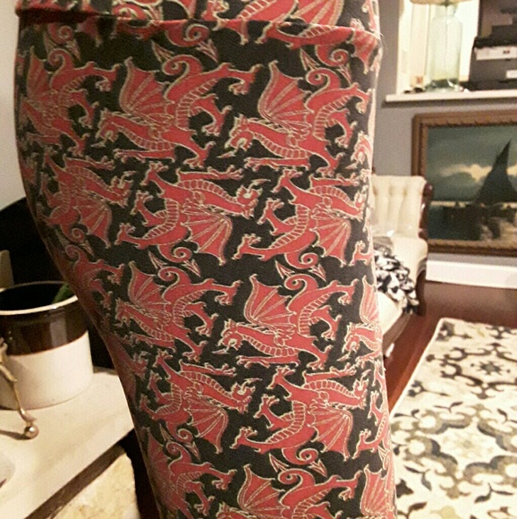 Lularoe Unicorn Rare Red Dragon leggings - Picture 2 of 4