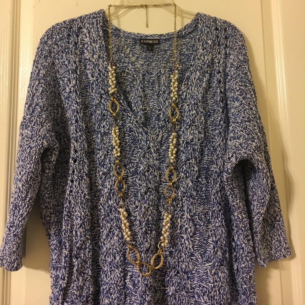 EXPRESS SWEATER MEDIUM
