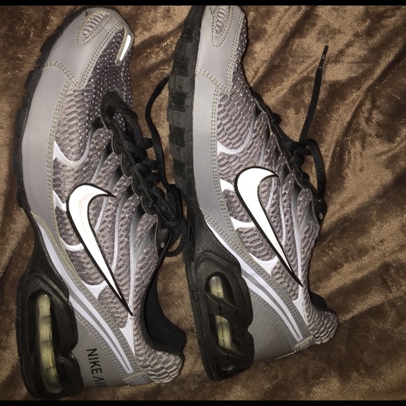 Men's Nike shoes - Picture 2 of 3