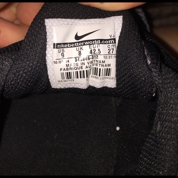 Men's Nike shoes - Picture 3 of 3