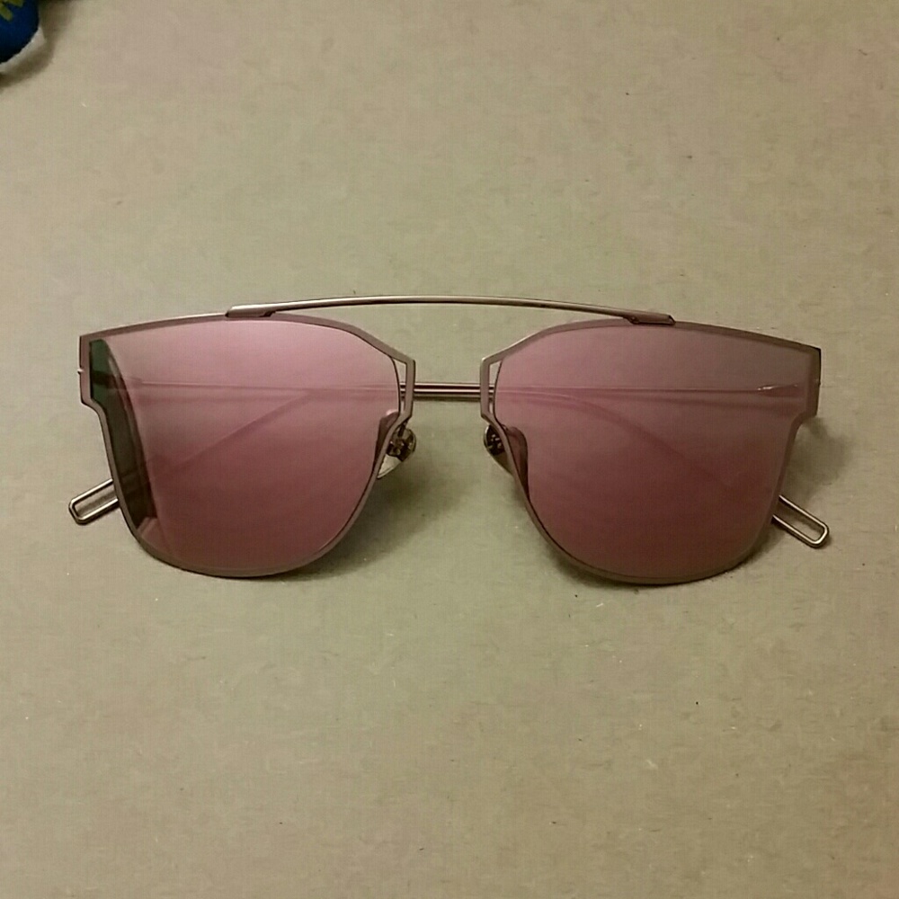 🆕 Statement sunglasses