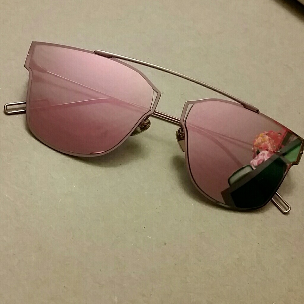 🆕 Statement sunglasses - Picture 2 of 4