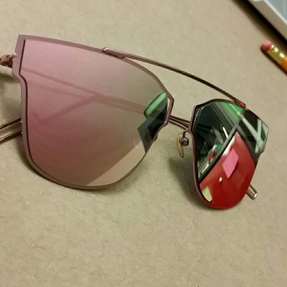 🆕 Statement sunglasses - Picture 4 of 4