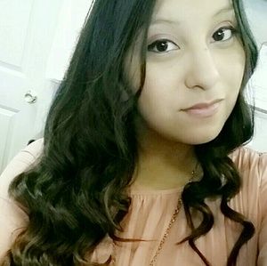 Meet your Posher, Andrea