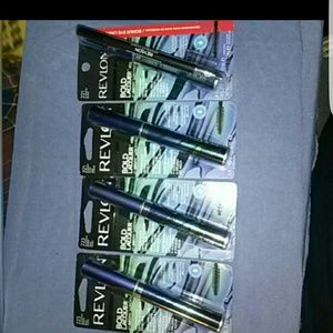 NEW!! Revlon Mascara