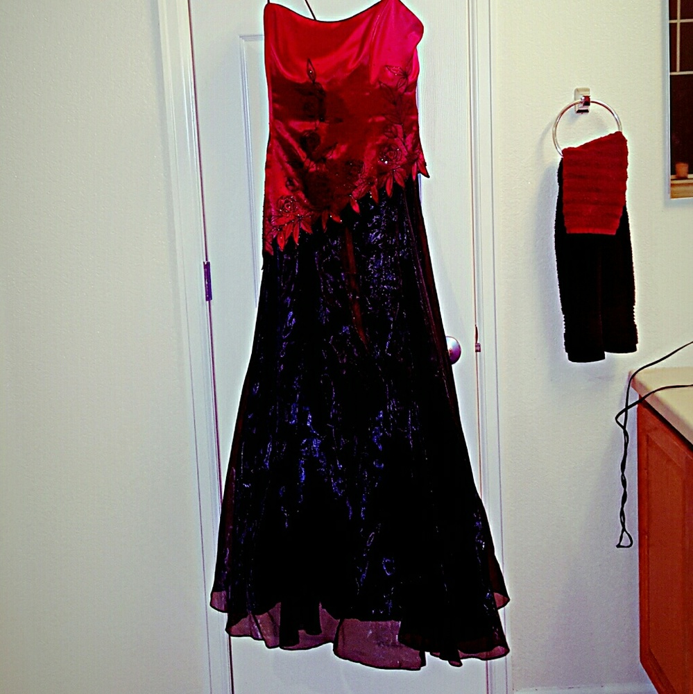 Formal ball gown/prom dress