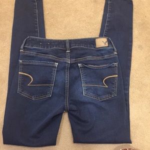 Dark wash American eagle skinny jeans