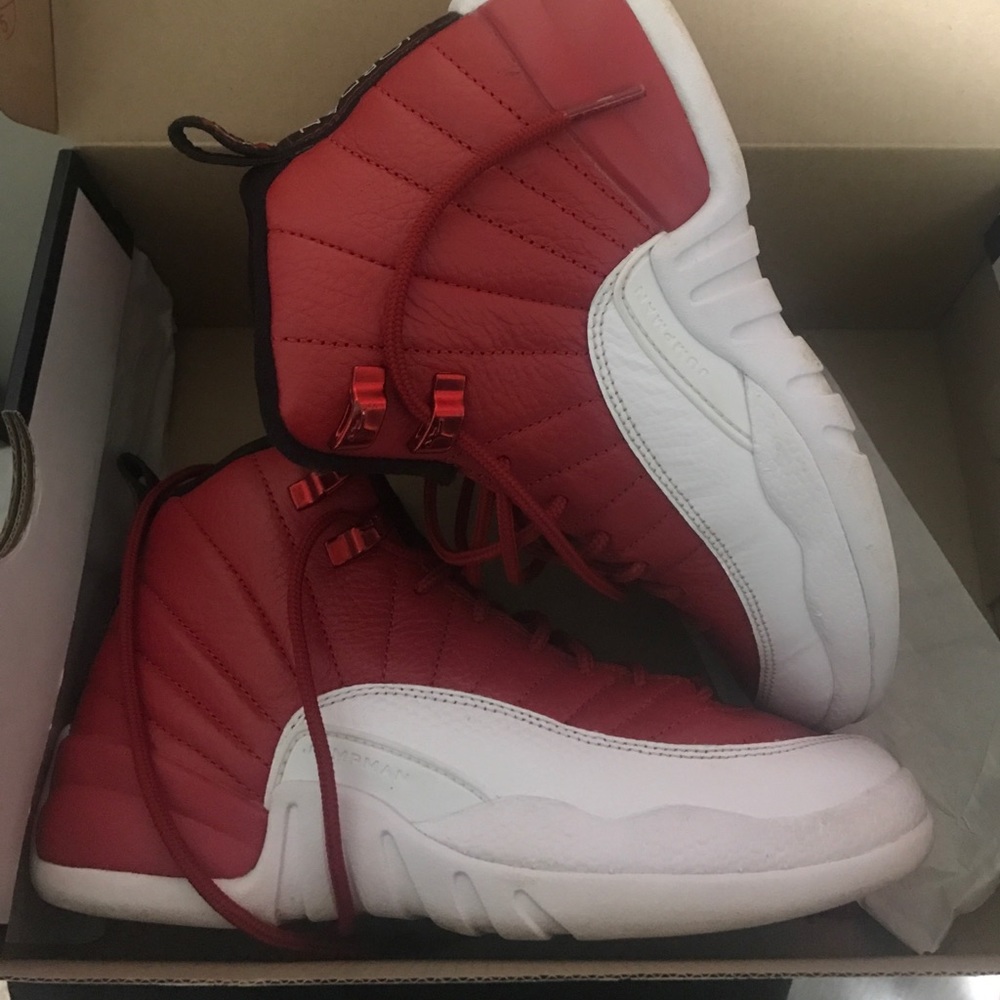Jordan 12's
