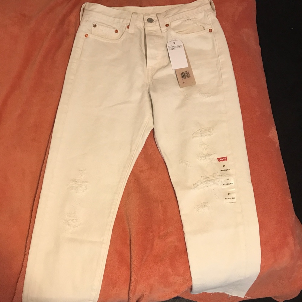 NWT Levi's Wedgie Vintage Chalk size 27