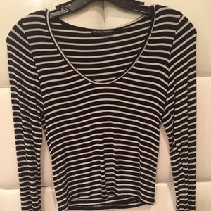 Striped longsleeve slightly cropped top