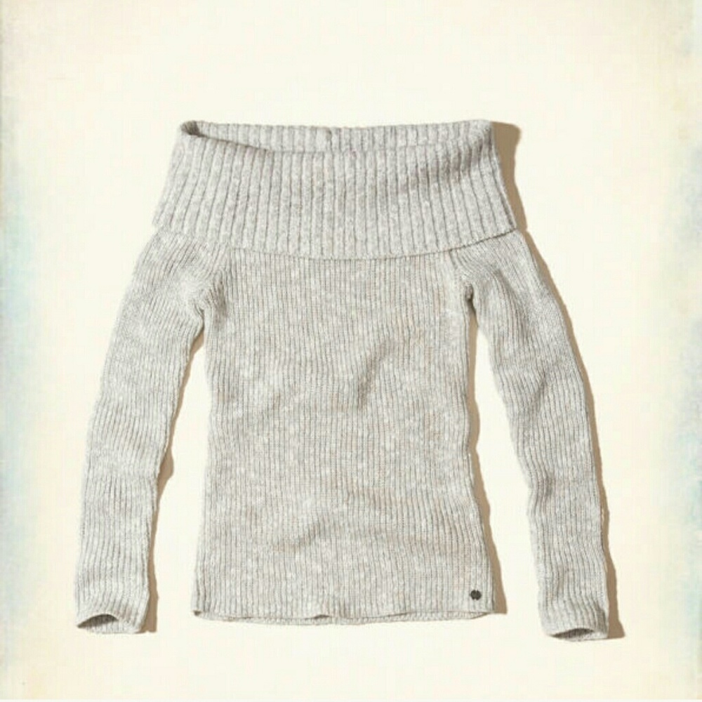 Holister Off the shoulder sweater