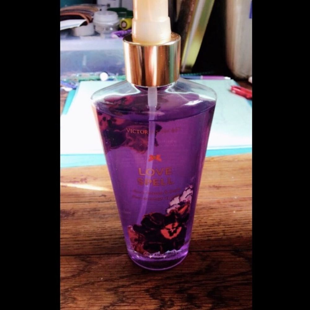 Victoria Secret Love Spell Perfume