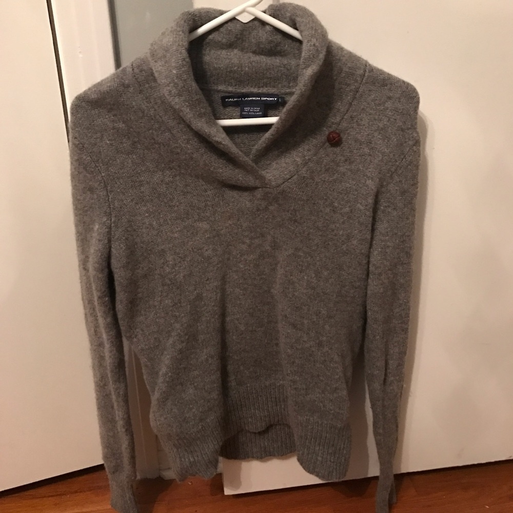 Ralph Lauren wool sweater fits like a M