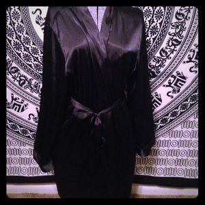 APT.9 Silky Robe